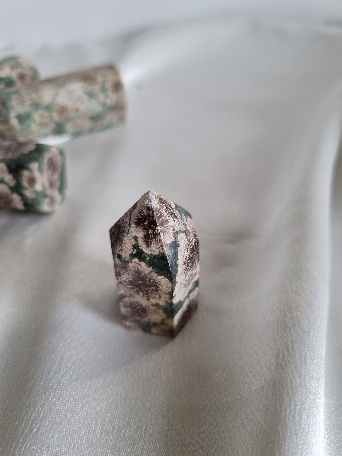 Green Cherry Blossom Agate Tower