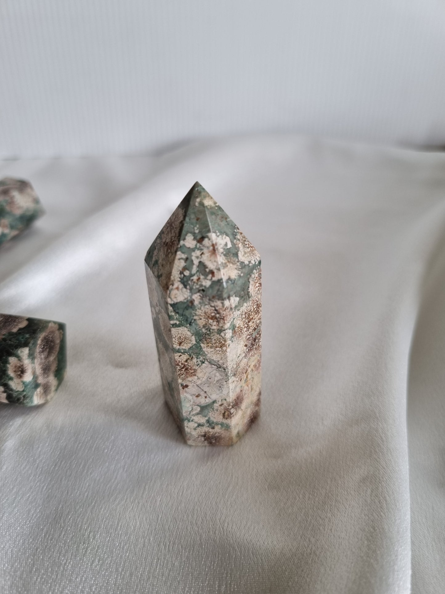 Green Cherry Blossom Agate Tower