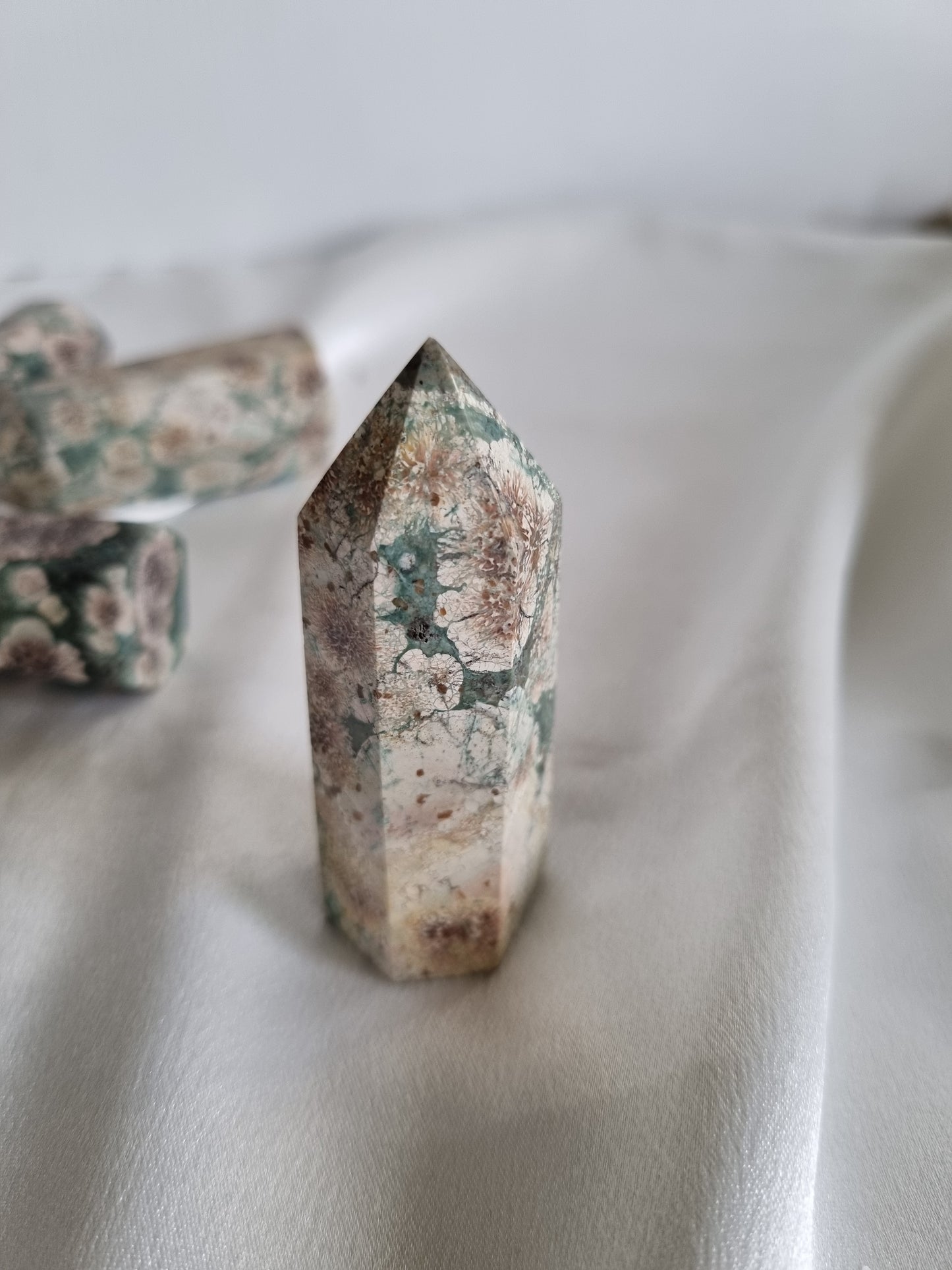 Green Cherry Blossom Agate Tower
