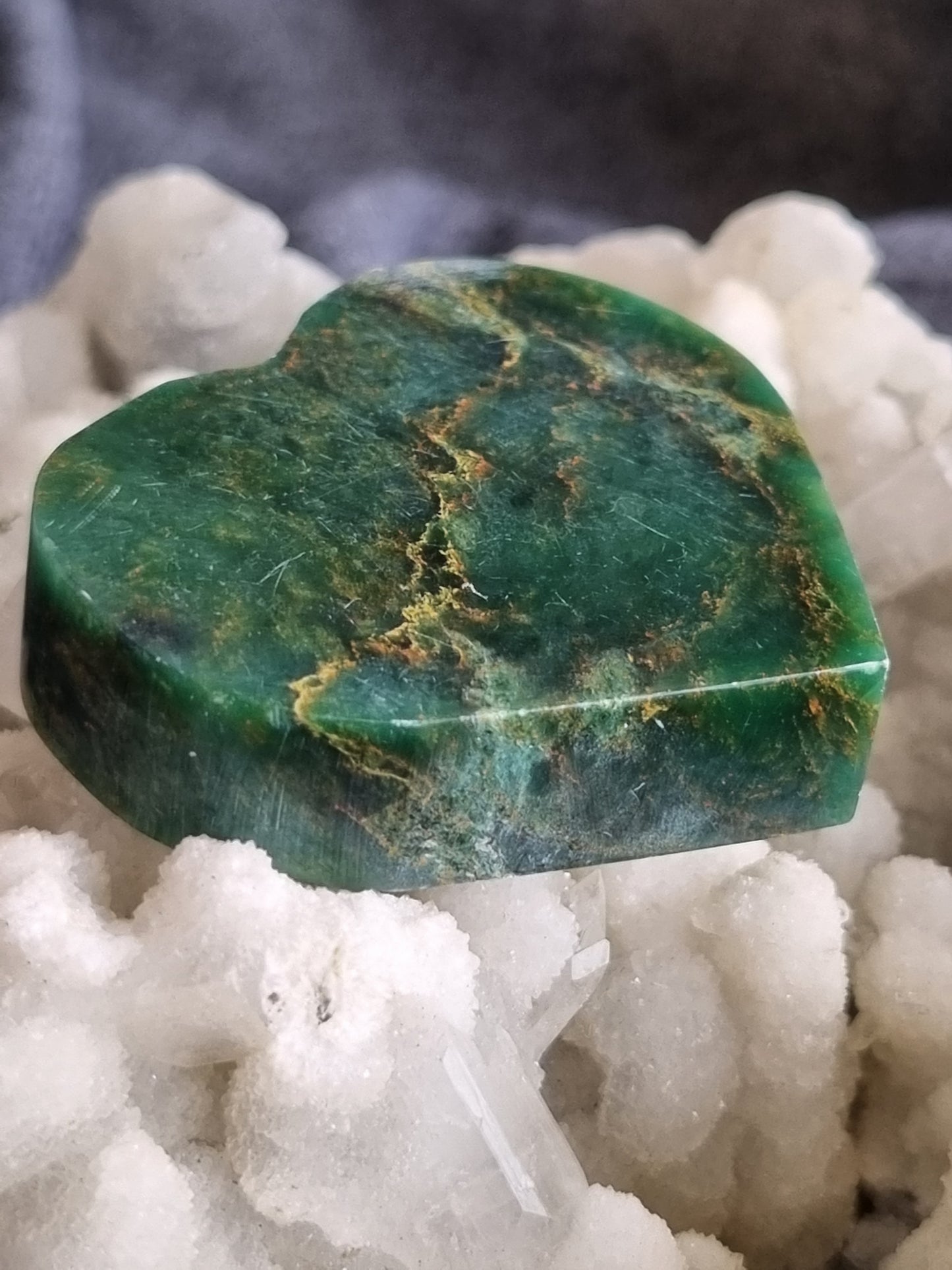 Emerald Mica Hearts (Canutillos Emerald) Display