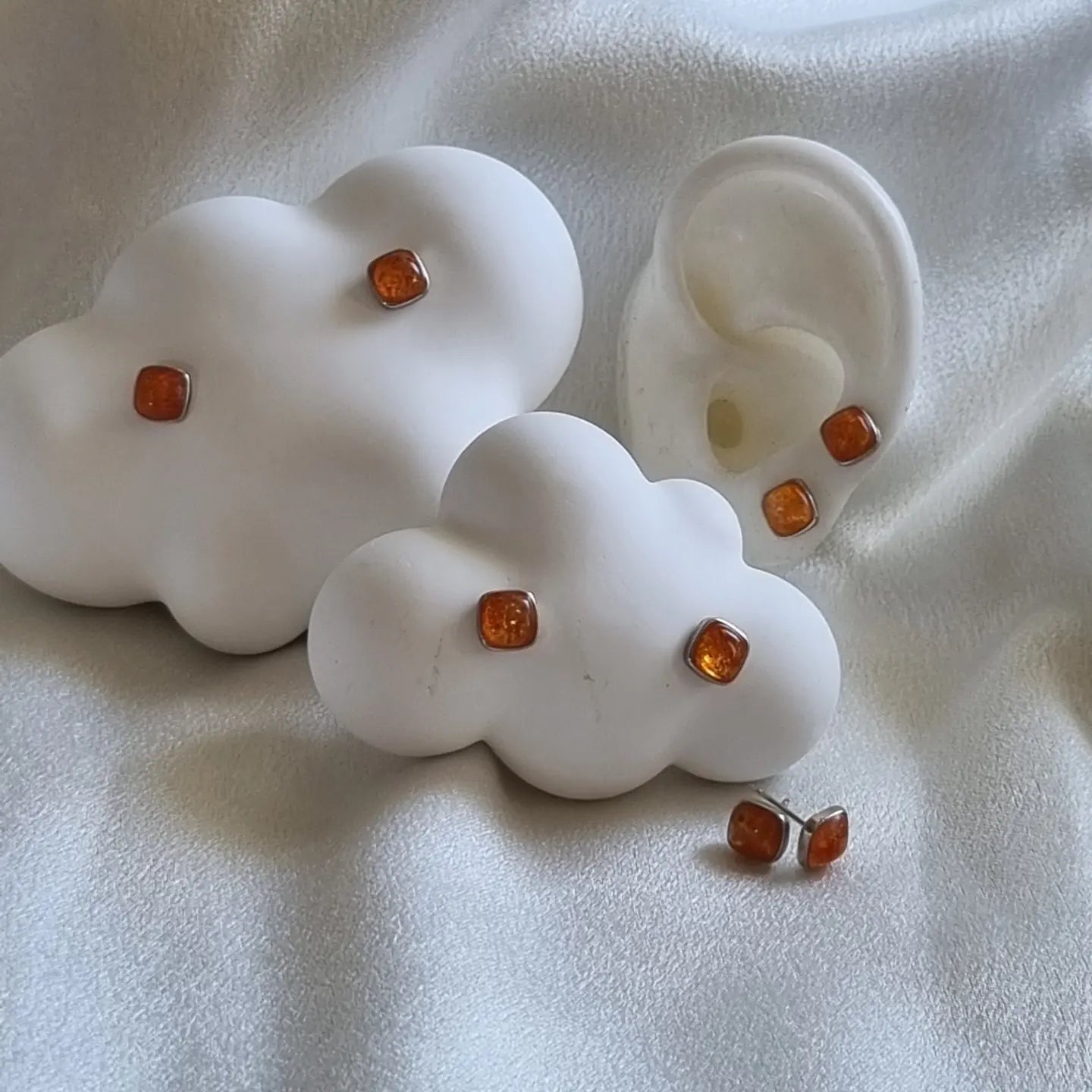 Golden Sunstone Earstud